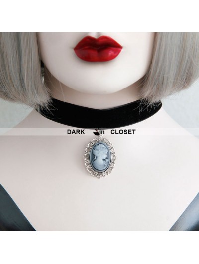 Vintage Velvet Gothic Vampire Pendant Necklace 